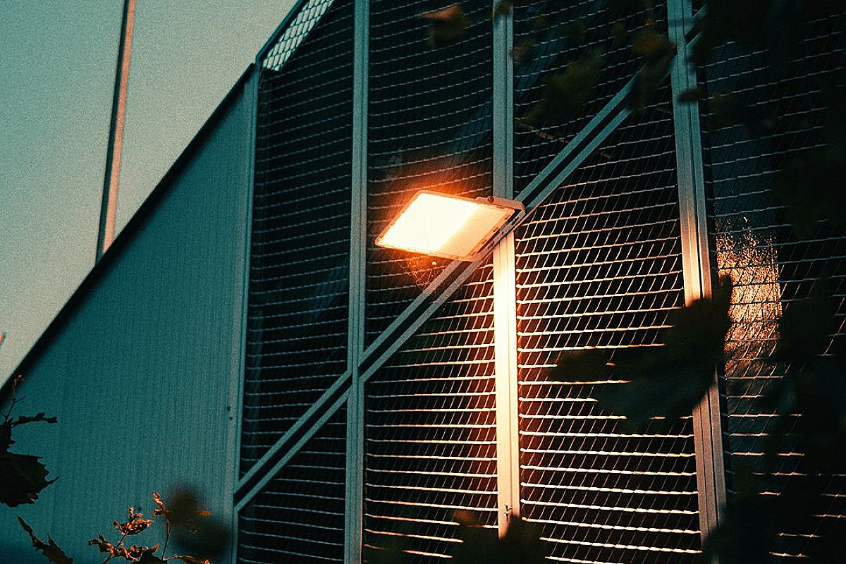 Synergia przyszłości: Jak połączenie fotowoltaiki z magazynem energii zmienia zasady gry