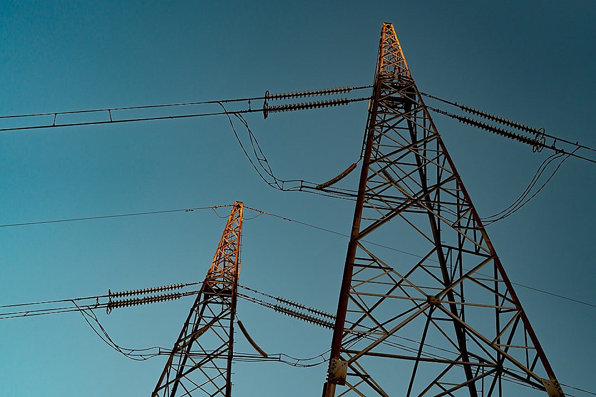 Gigantyczny magazyn energii R.Power: Przełom dla stabilności sieci i szansa dla inwestorów