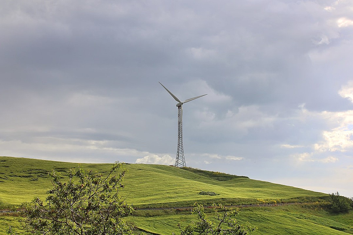 Magazyny energii kluczem do niezależności energetycznej firm
