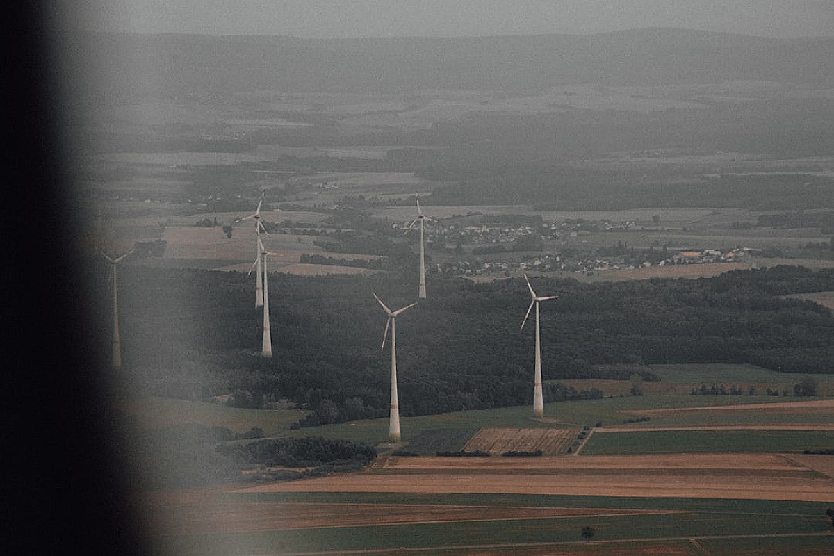 Spółdzielnie energetyczne: Lokalna rewolucja w produkcji i dystrybucji energii