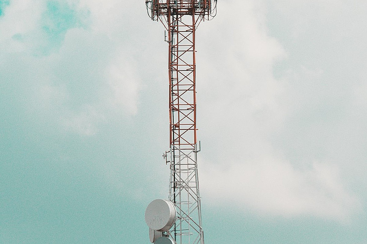 Jak przełamać bariery komunikacyjne w instalacjach OZE? Kluczowe standardy i rozwiązania