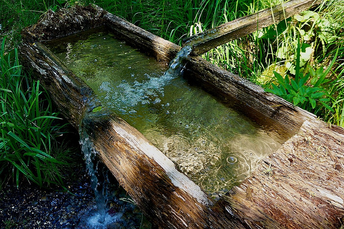Fotowoltaika w służbie retencji: Jak farmy PV stają się sojusznikiem w walce z suszą