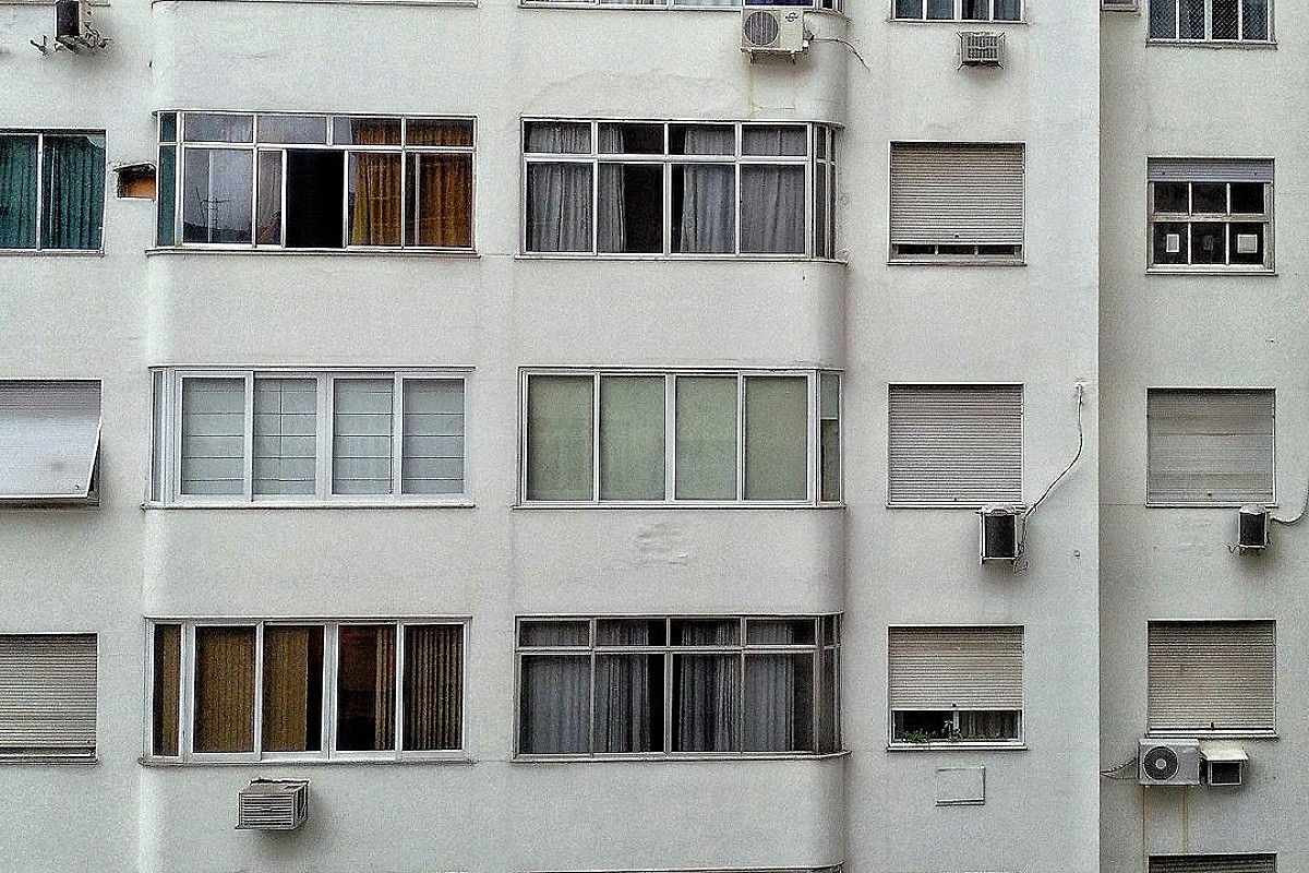 Wspólnoty mieszkaniowe stawiają na OZE: Praktyczny przewodnik po zarządzaniu energią i oszczędnościach