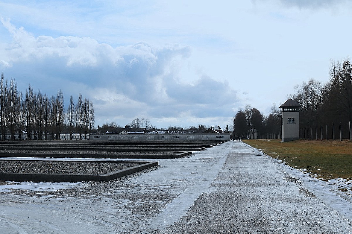 Od pomysłu do produkcji energii: Jak wygląda budowa farmy fotowoltaicznej 1-10 MW?