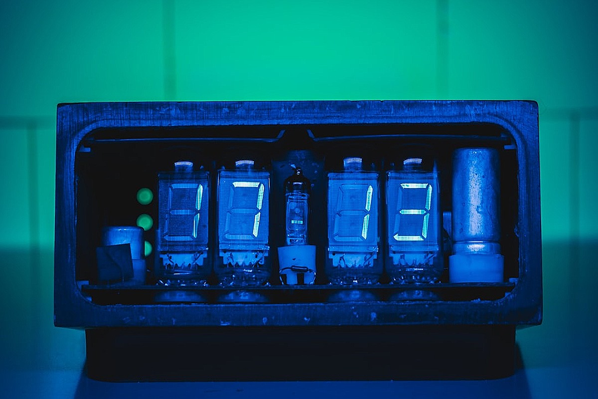 Nocne ładowanie magazynu energii: błąd czy optymalizacja kosztów?