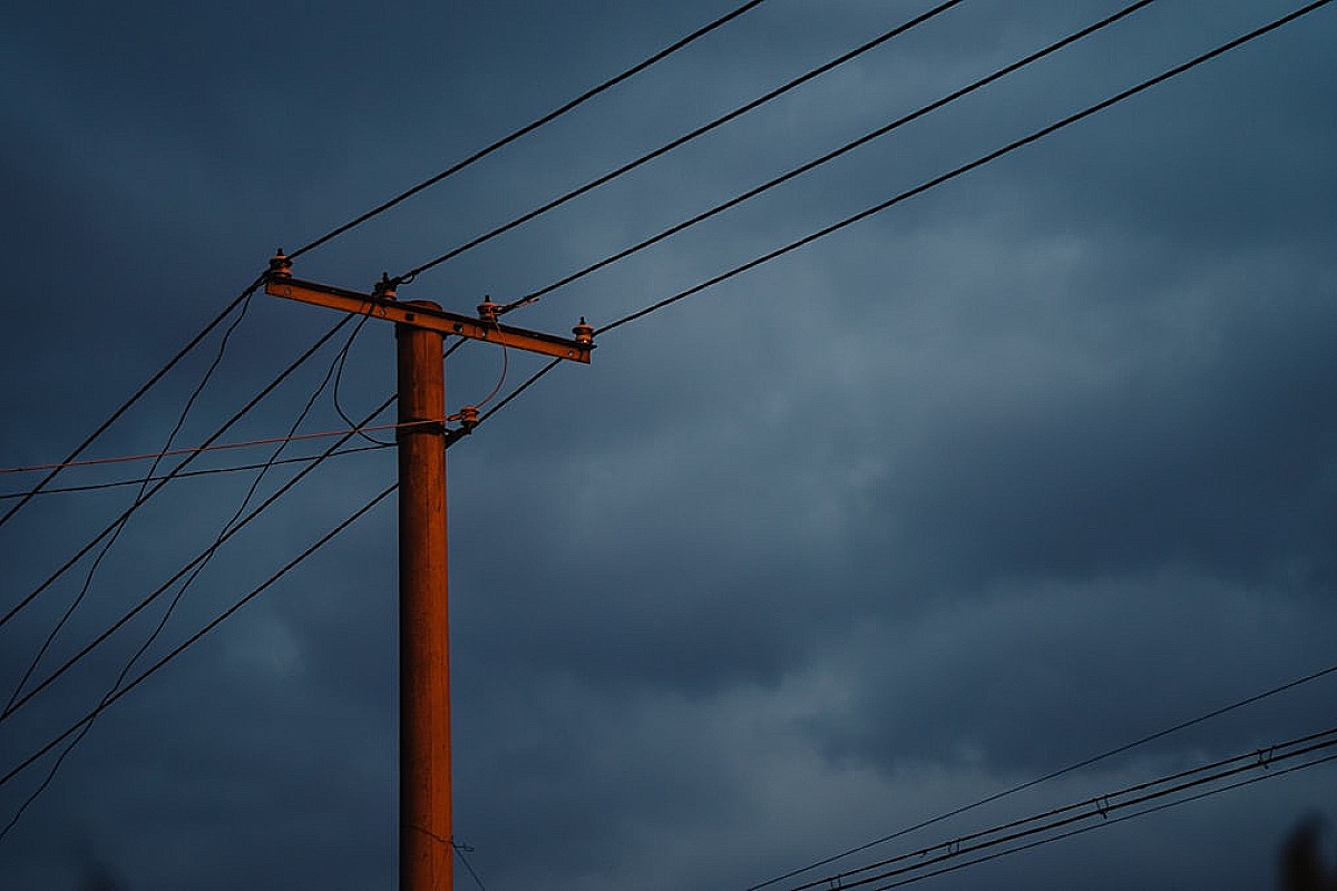 Testy praktyczne: Jak skutecznie systemy fotowoltaiczne z magazynami energii chronią dom przed przerwami w dostawie prądu