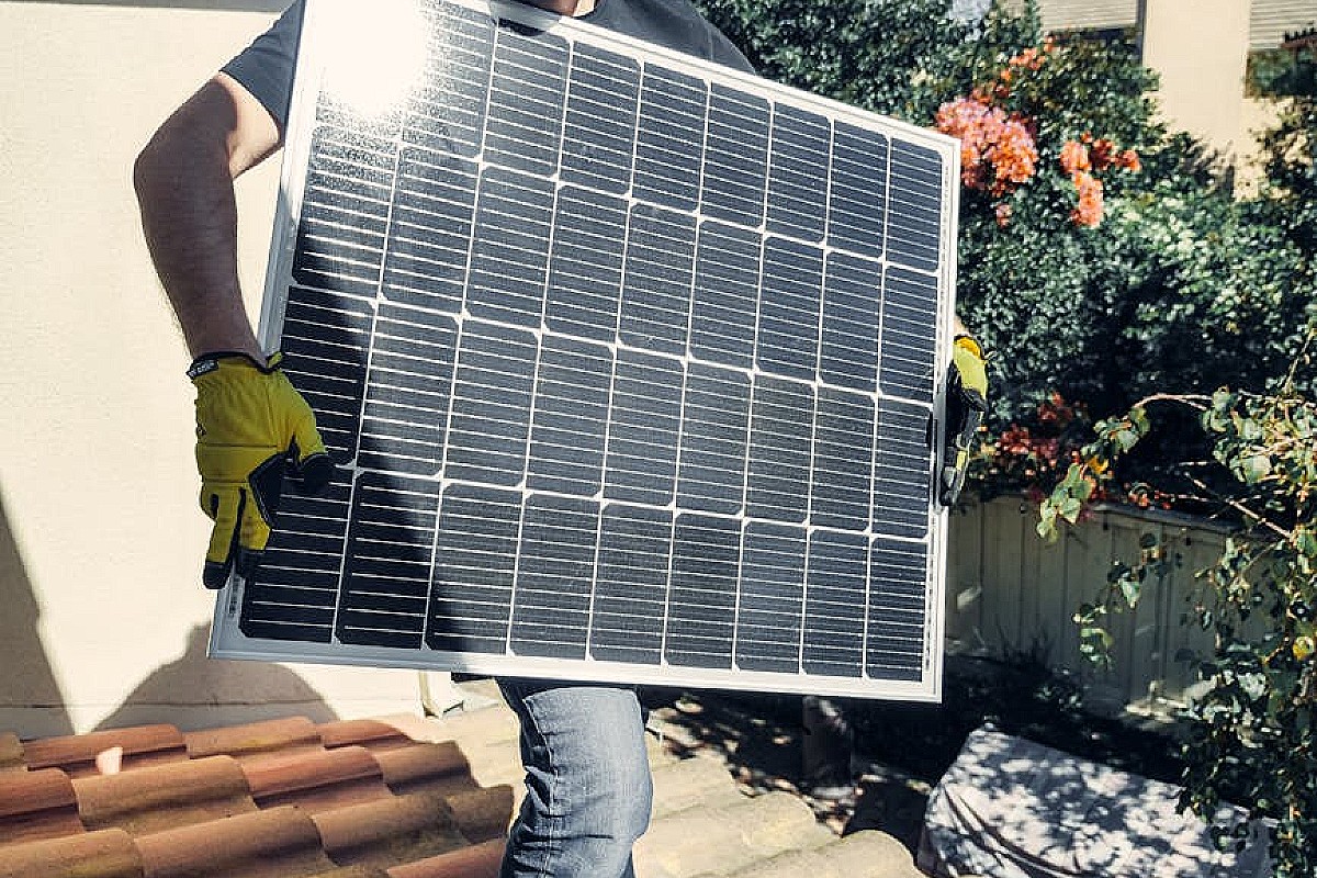 Fotowoltaika na balkonie – czy to wciąż się opłaca w 2026?