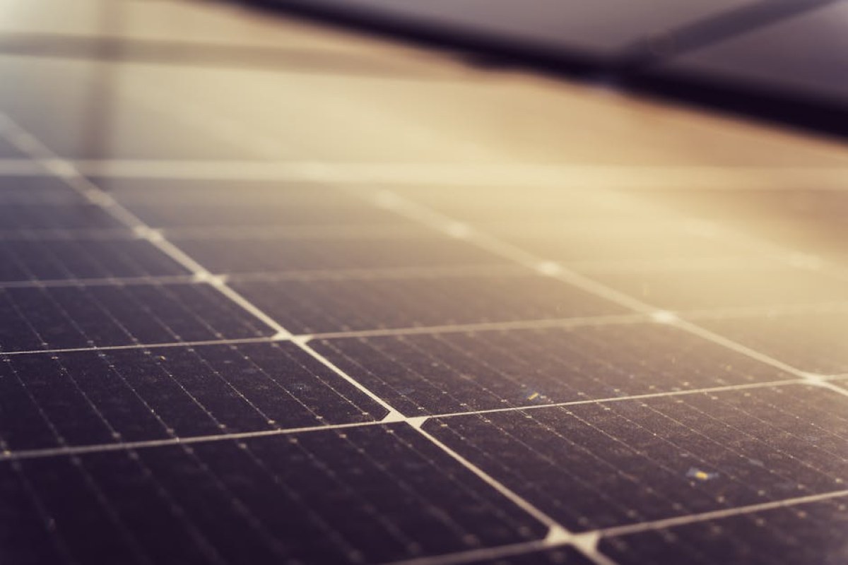 perovskite solar cell transparent